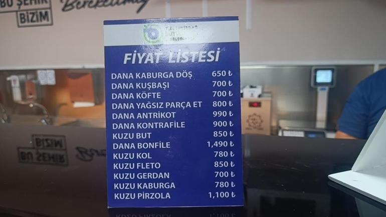 Ucuz etin merkezi oldu Vatandaş fiyat listesini görünce hemen sıraya giriyor