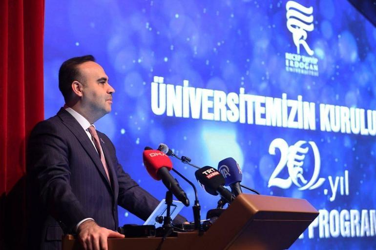 Bakan Kacır: İmkan verildiğinde bu milletin evlatları en iyisini yapar