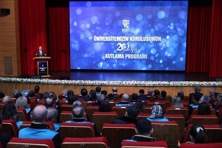 Bakan Kacır: İmkan verildiğinde bu milletin evlatları en iyisini yapar