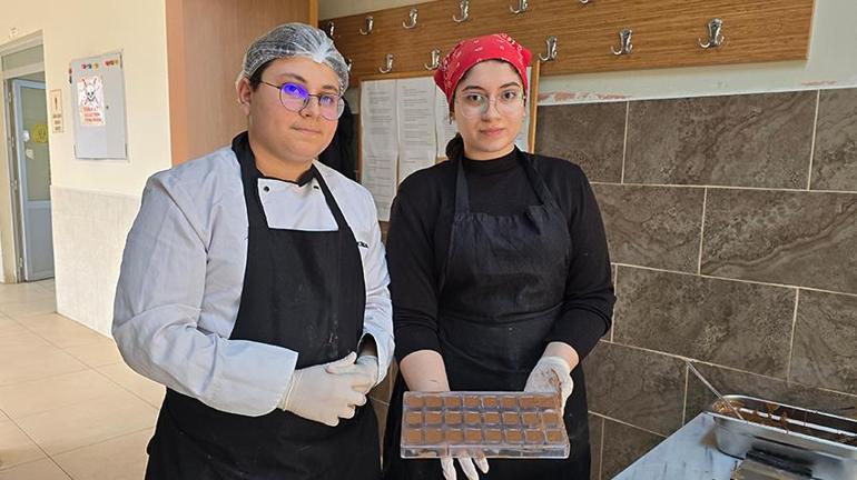 Hatayda lise öğrencileri derste üretiyor Hepsini tek tek satıp para kazanıyorlar
