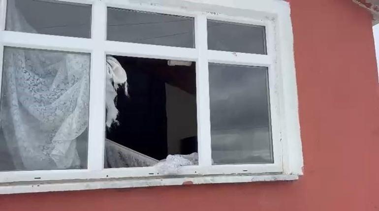 İlginç olay Ayılar akıllandı, kapıdan değil pencereden girdi