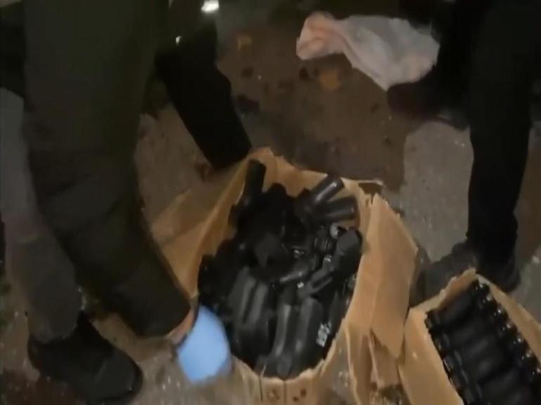 İstanbulda operasyon: Silah kaçakçılarına düzenlendi