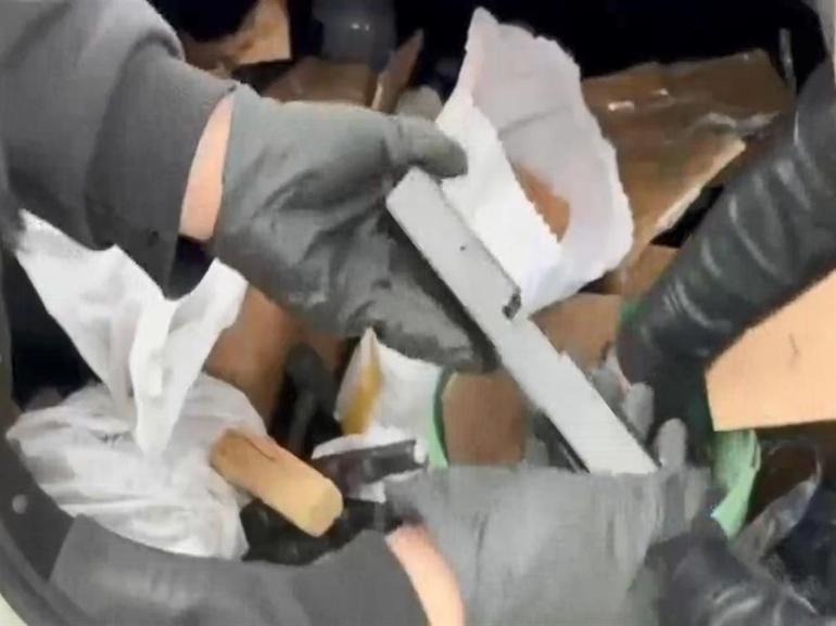 Sarıyerde kaçakçılara operasyon: 2 gözaltı