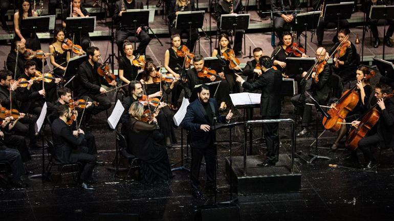 Besteci Eldar Mansurov’un ‘Senfonik Gravürler’ eseri AKM’de sahnelendi