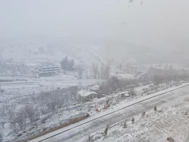 Konyaya bahar gelecek derken lapa lapa kar yağdı