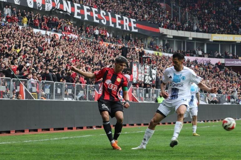 Eskişehirspor, Kütahyaspora 4 gol attı, zirve alev aldı