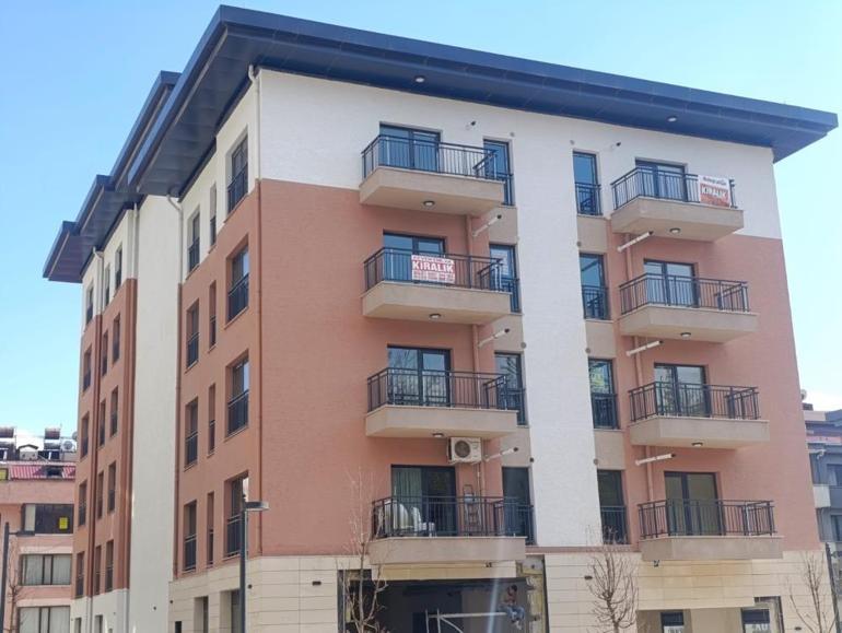 Yeni konutlar köpüğü aldı Kira fiyatları yarı yarıya düştü