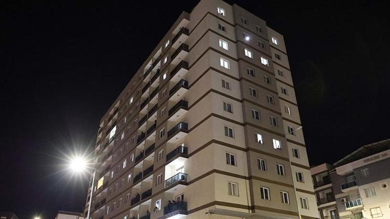 İzmirde 28 üniversite öğrencisi gıda zehirlenmesi şüphesiyle hastaneye kaldırıldı