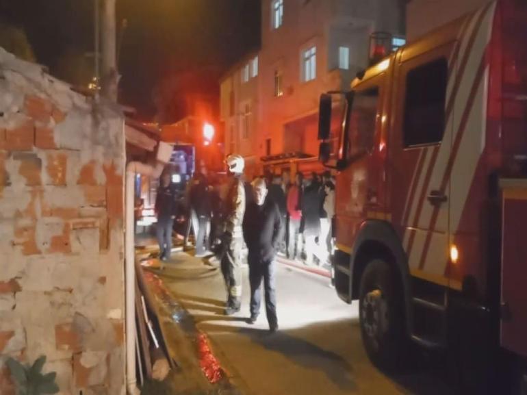 Silivriyi alevler aydınlattı: Her yeri sardı