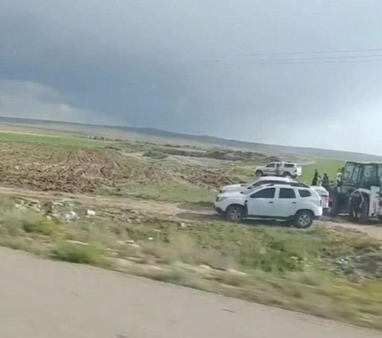 Kırşehirde kan donduran olay Bir kısmı toprağa gömülü kadın cesedi bulundu