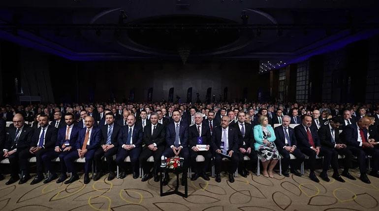Hedef yeni enerji mimarisi... Bakan Bayraktar: Daha dirençli daha esnek bir piyasa hedefliyoruz