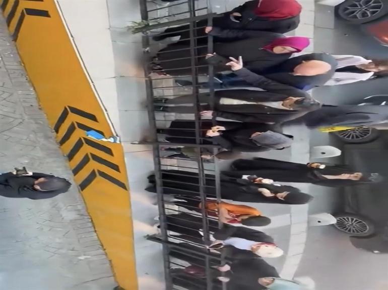 Rezidansın otoparkında kokrunç kaza: Kepenk başına düştü