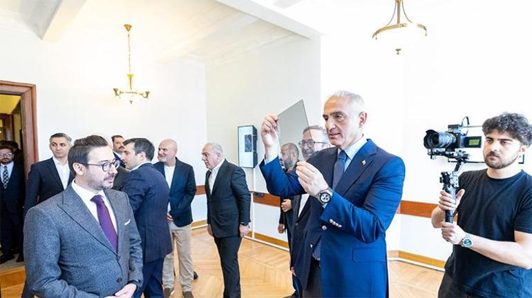 KÜME, Karaköy Palas’ta Mümkün temasıyla ArtıKÜME 2025 ve ODAK sergilerini tanıttı