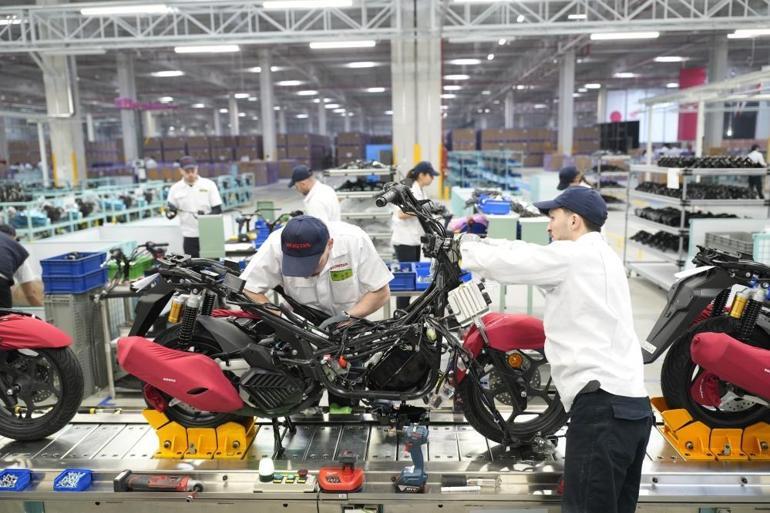 Otomotiv devinden Türkiyeye büyük yatırım İzmirde üretime başlandı