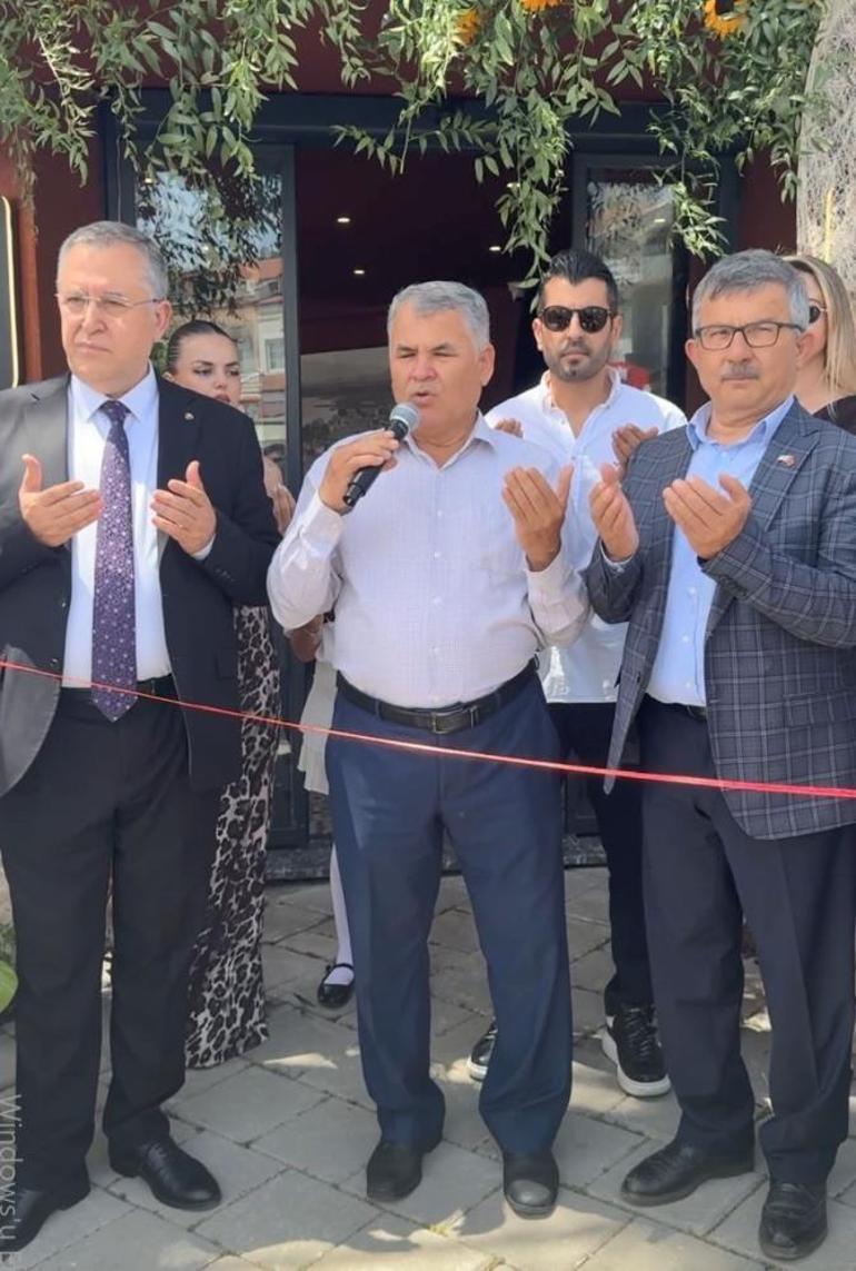 Bu kadarına pes dedirten bir olay: Meyhane açılışını duayla yaptılar