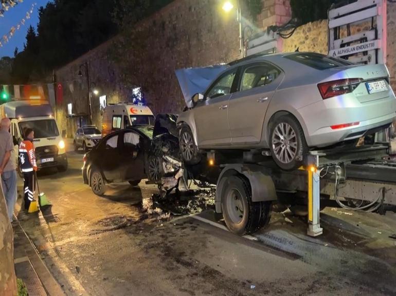 İstanbulda yaralı gece: Beşiktaşta kafa kafaya çarpıştılar 8 yaralı