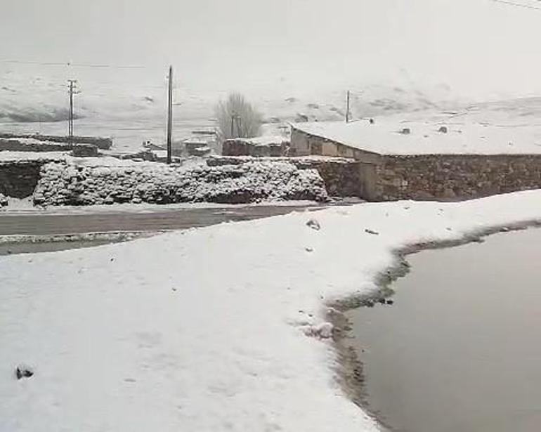 Vanda mayıs ayında kar sürprizi Her yer bembeyaz oldu