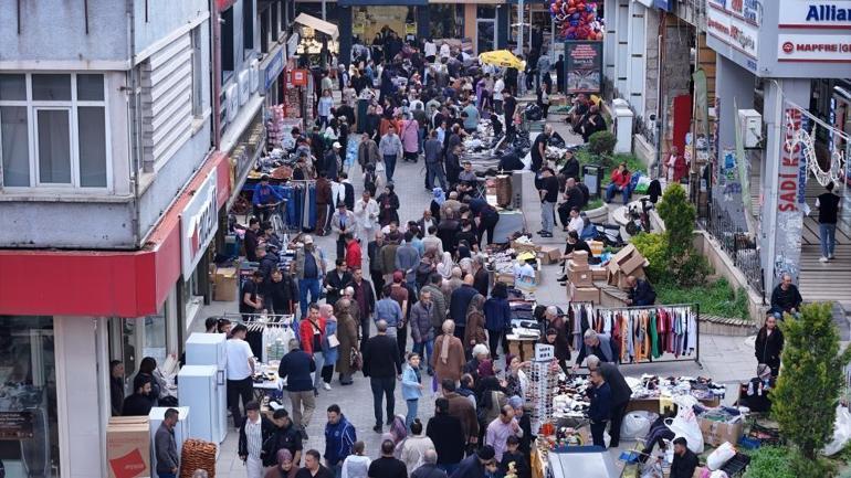 Sivas sokakları Taksimi aratmadı Gurbette yaşayanlar memleketine akın etti