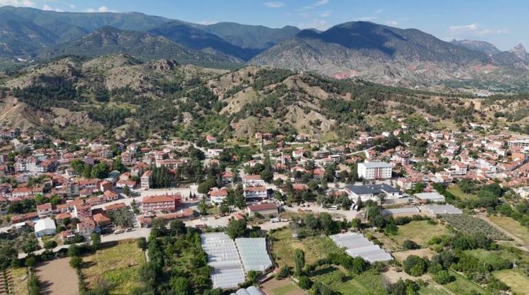 Türkiyenin en sıcak yeri burası Bayramın ilk gününde 46 derece görüldü