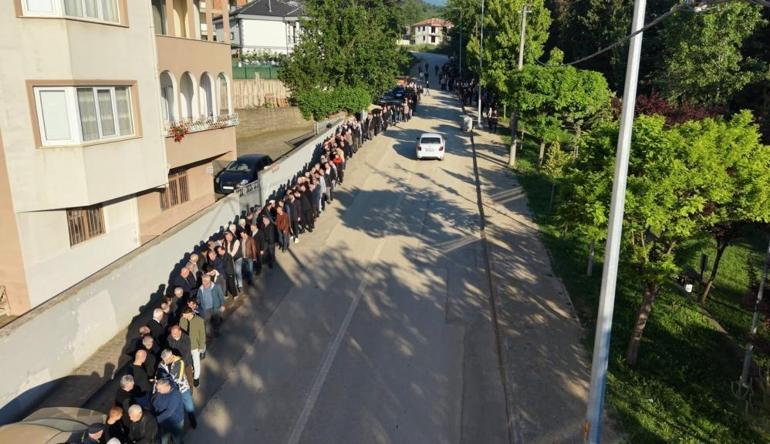 Bursada 60 yıldır süren gelenek 1 kilometrelik kuyruk oluştu