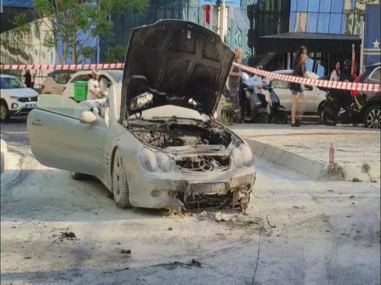 Seyir halinde bir anda alev aldı: Şişlide araç küle döndü