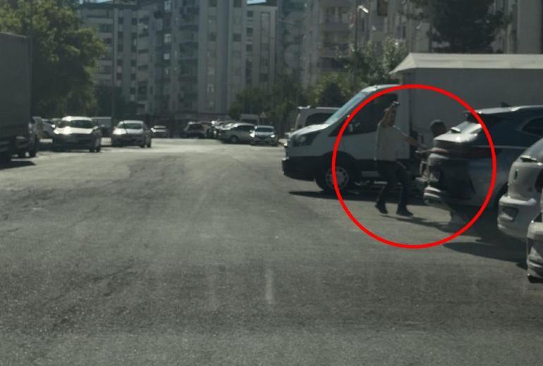 Husumetli 2 grup arasındaki silahlı kavgada 3 kişi yaralandı: Dehşet anları kamerada
