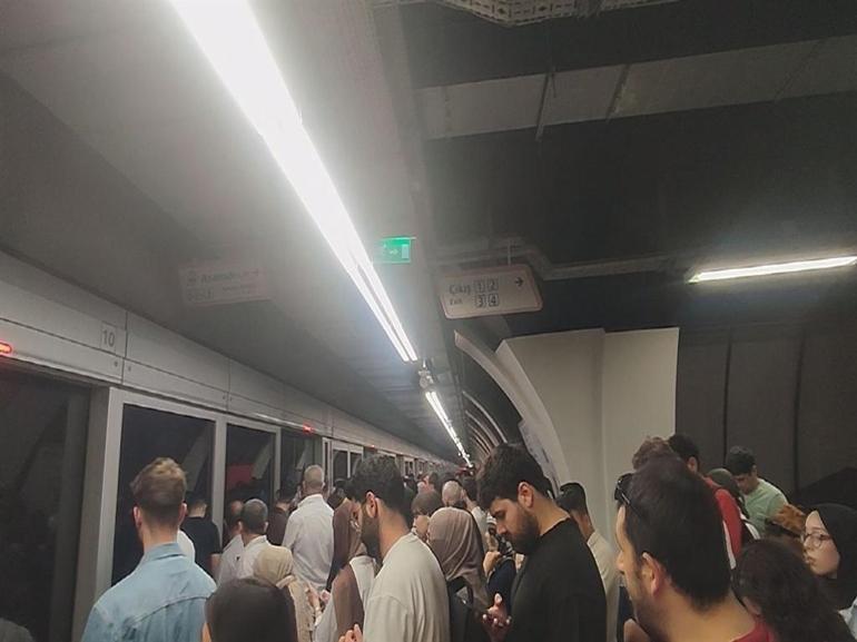 Mahmutbet metrosunda arıza: Saatlerce düzelmedi, yoğunluk oluştu