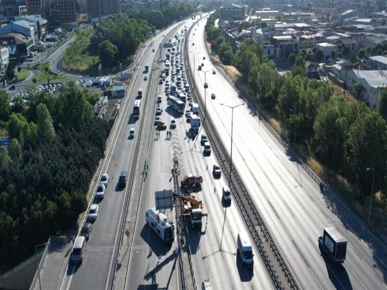 Sulgangazide midibüs bariyere çaptı: 1i çocuk 12 kişi yaralandı