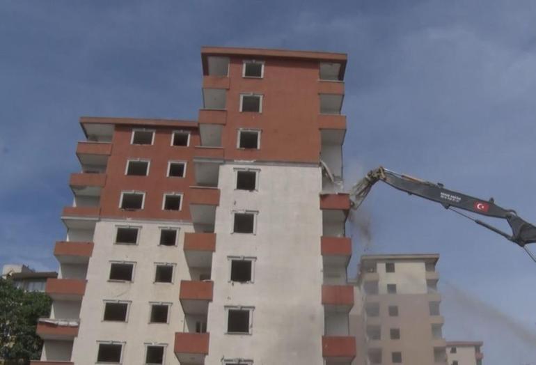 İstanbulda dev kentsel dönüşüm hamlesi: 36 yıllık sitede başladı