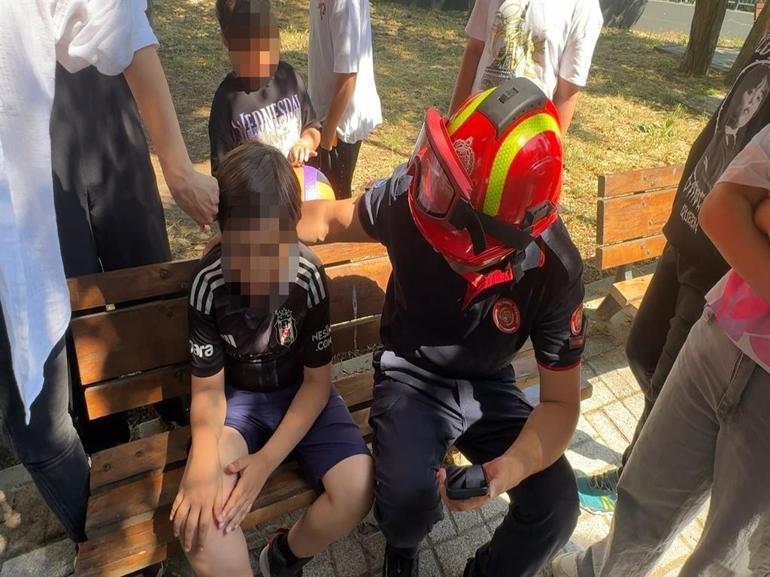 Bacağı parkta spor aletine sıkıştı: Avcılarda itfaiyenin zorlu anları