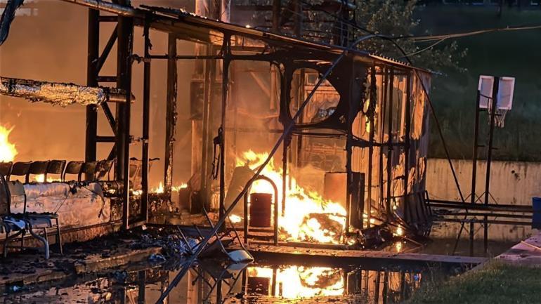 Yıldırım Kastamonuda felakete neden oldu Jimnastik salonu alev alev yandı