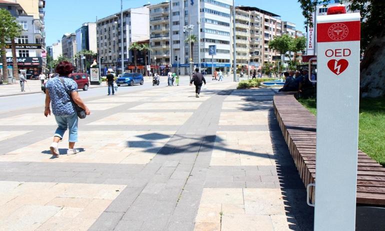 Denizlide iki meydana yerleştirildi: Bu kutular anında müdahale ediyor, hayat kurtarıyor