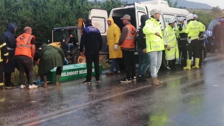 Isparta’da feci kaza: Tur minibüsü şarampole yuvarlandı 5 kişi hayatını kaybetti