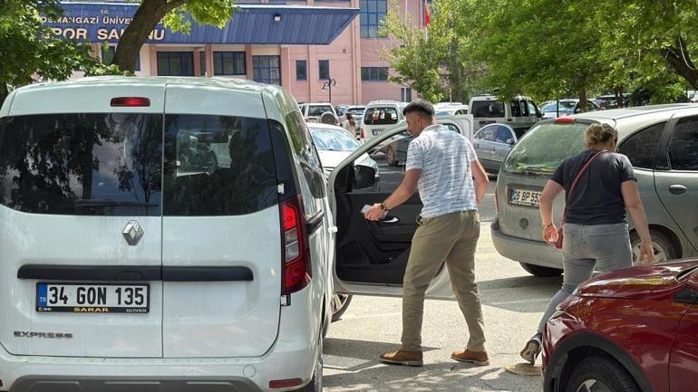 Bir YKS klasiği Sınava tanımadığı araçla yetişen de oldu, saniyelerle kaçıranlar da