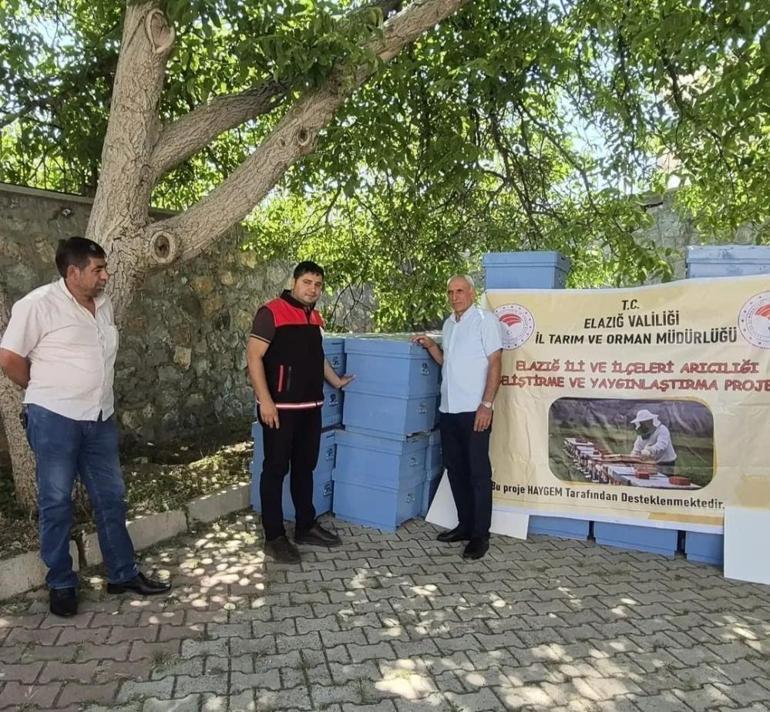 Elazığdaki dev arıcılık projesinde imzalar atıldı: Tam 200 tanesi birden üreticilere teslim edildi