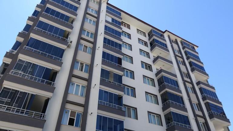 Malatyada evine bir hafta önce taşınmıştı İçeri girenler korkunç manzarayla karşılaştı