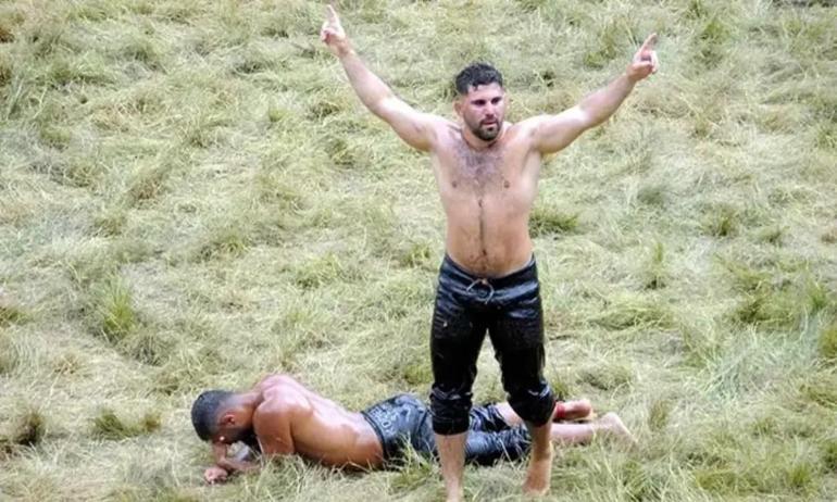 Altın kemer Antalyaya geldi: Kırkpınarın başpehlivanı Erkan Taş oldu
