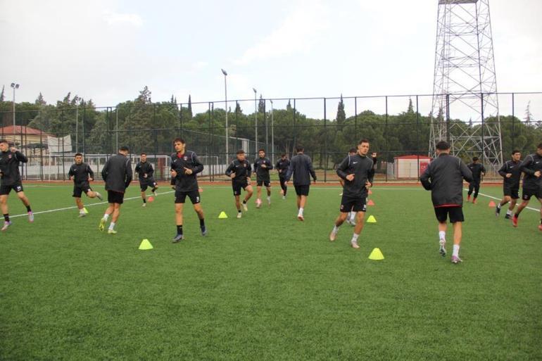 Denizli İdman Yurdunda kriz patladı TFFye gidecekler, yasak geliyor
