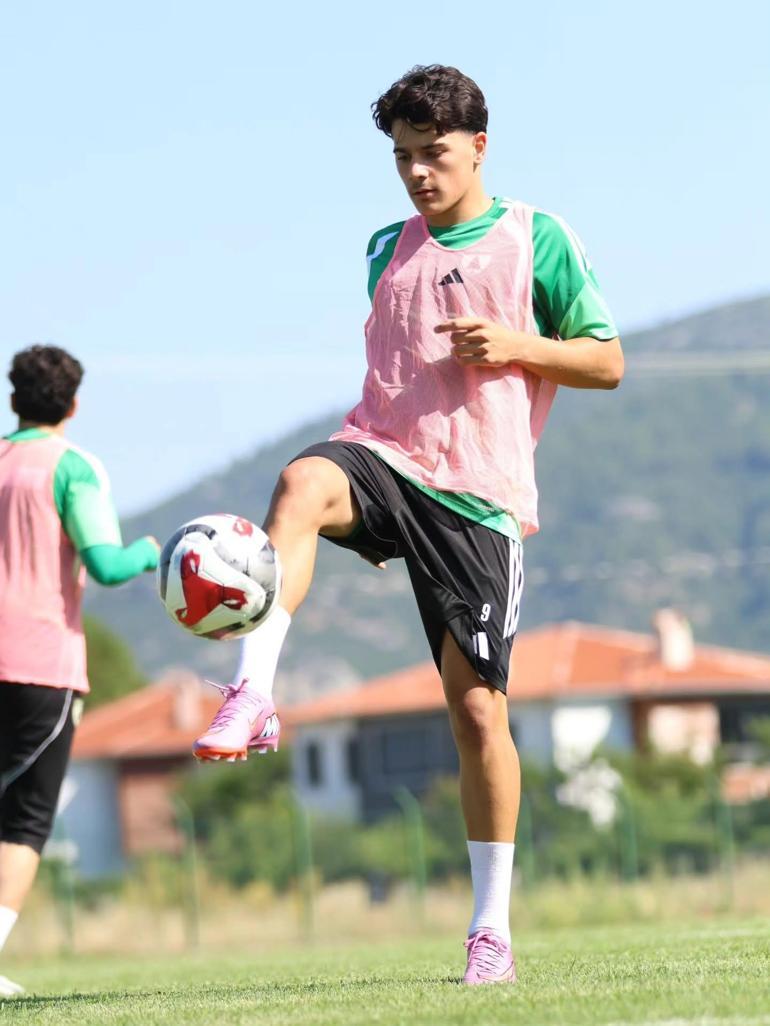 1. Lig ekibi takımdan gönderdi, 14 yıl sonra yeniden imza attı