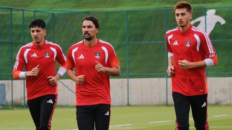 Vanspor FKdan yeni sezon öncesi hamle Erzurumda resmen başladı