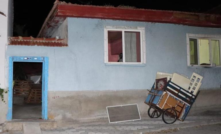 Eskişehirde acı olay Annesinin ölümüne dayanamadı