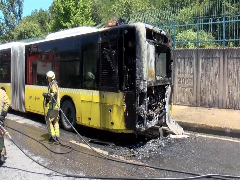 Ataşehirde korku dolu anlar: İçinde yolcu varken alev aldı