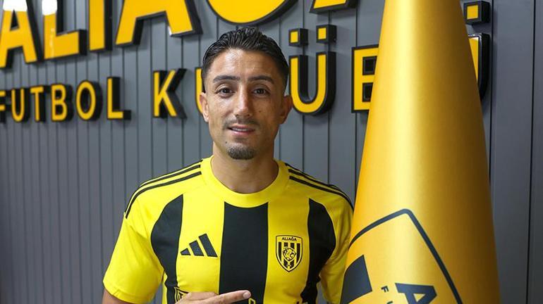 Fransa milli takımında oynadı, 2. Lig takımına transfer oldu