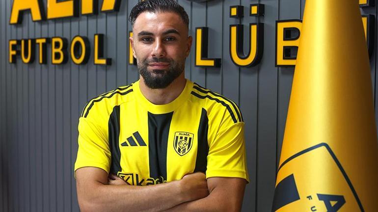 Fransa milli takımında oynadı, 2. Lig takımına transfer oldu
