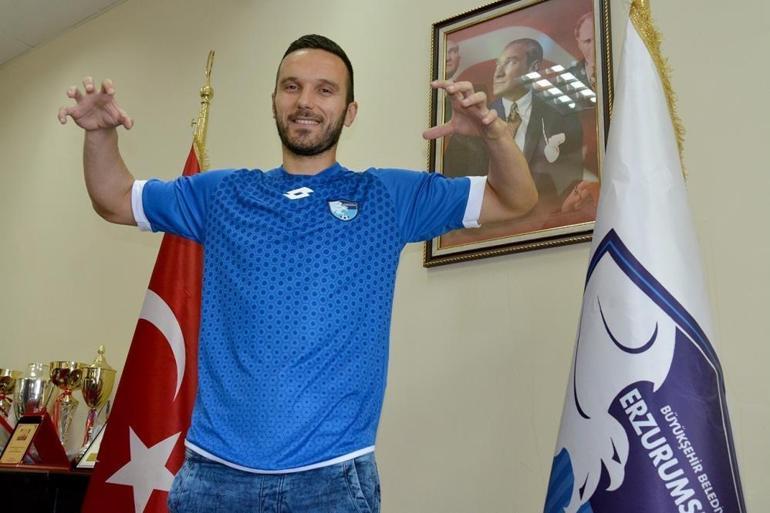 Erzurumspor FKda Serkan Özbalta istedi 1.89luk kule dünya kupasından gelip imzayı attı