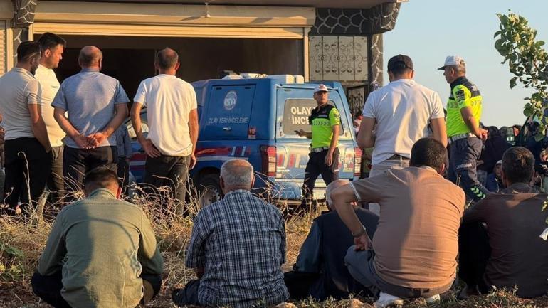 Gaziantep’te feci kaza Otomobil evin önünde oturanların arasına daldı