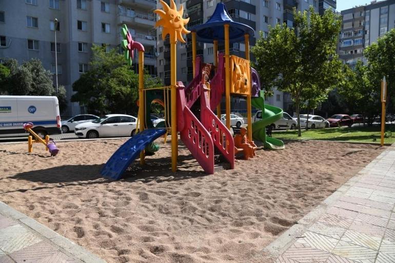 Manisada çocuk parklarında yeni dönem: Zeminde kullanılmaya başlandı