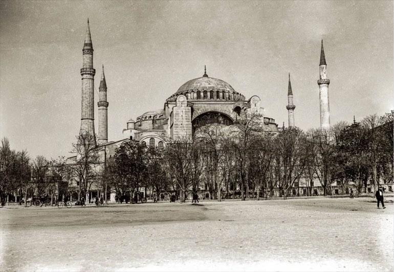 Cumhurbaşkanı Erdoğana İletişim Başkanı Durandan anlamlı hediye