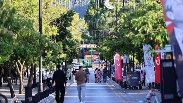 Denizlide yeni karar: Ekim ayına kadar yayaların olacak