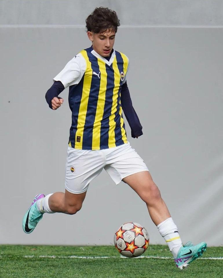Fenerbahçenin 18 yaşındaki genç yıldızı 3. Lig takımına transfer oldu